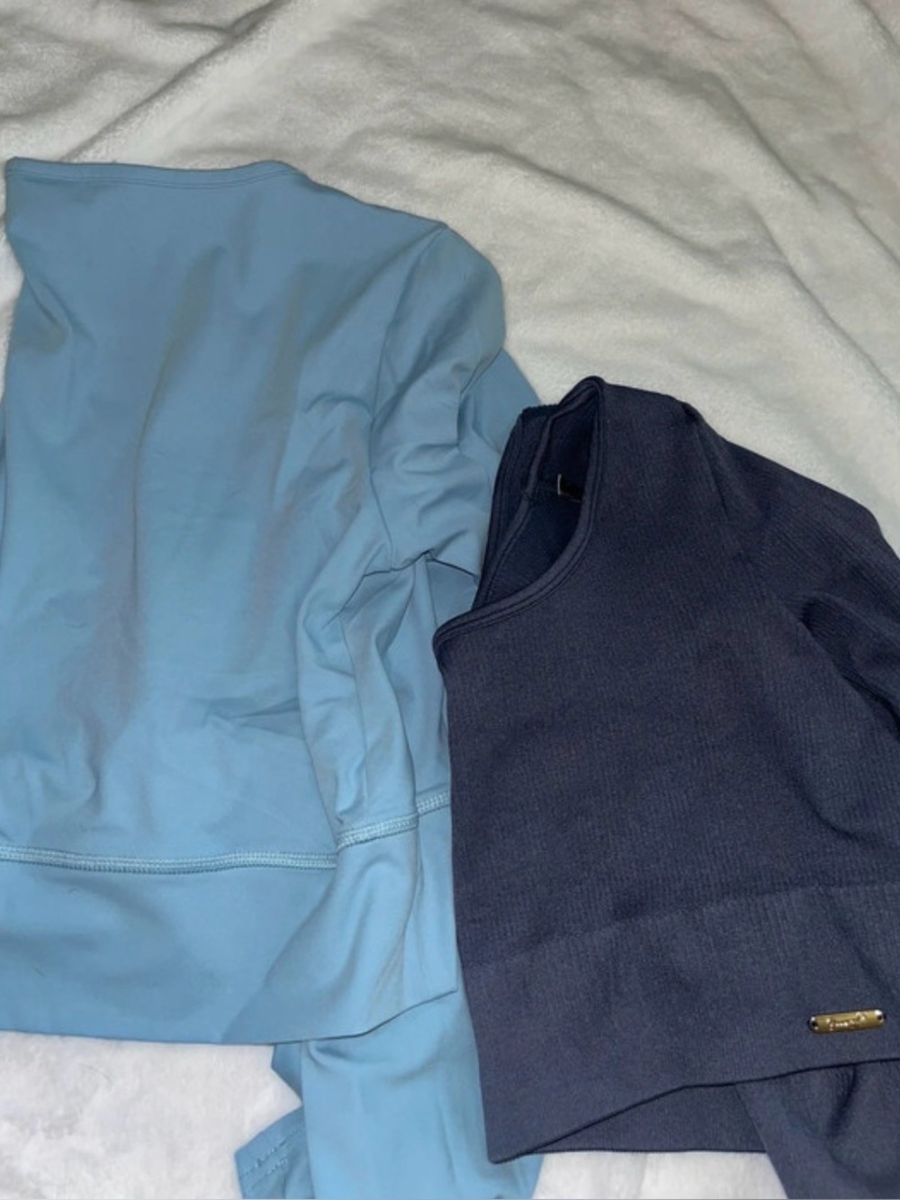 Cropped long sleeve gym top bundle - Picture 2 of 12